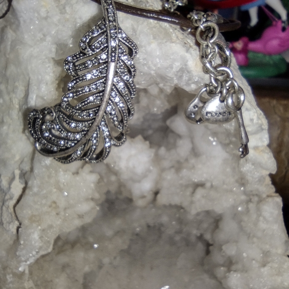 Vintage fossil feather marcasite on leather - Picture 2 of 4